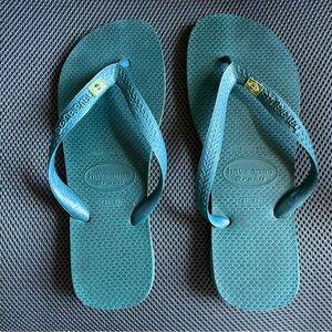 Turquoise blue Havianas 41-42 USA 9-10